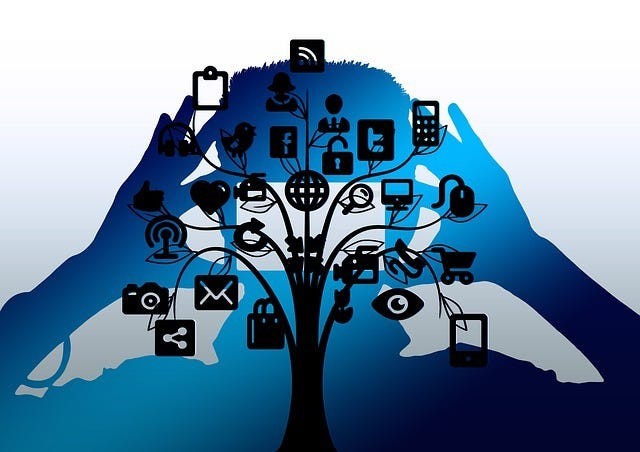 Navigating Mental Health in the Digital Age: Benefits and Risks